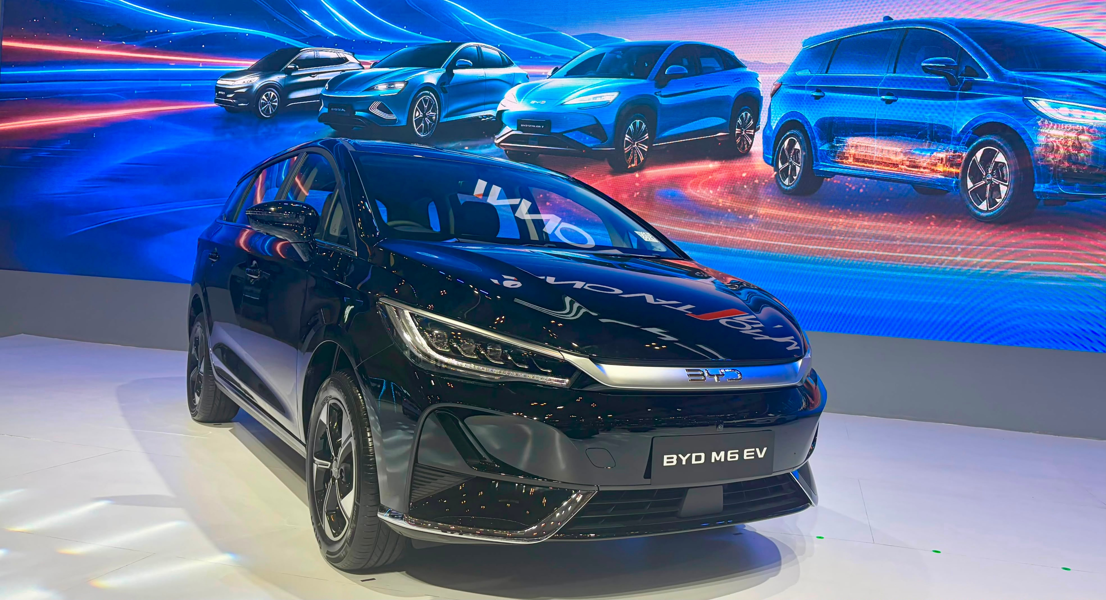 BYD Perkuat Lini Kendaraan Energi Baru Lewat M6 EV dan DM di Indonesia