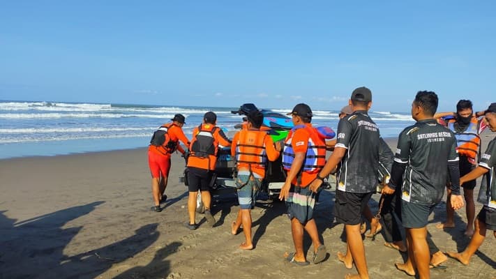 Nekat Belajar Surfing Tanpa SOP, Pelajar Hilang di Pantai Parangtritis