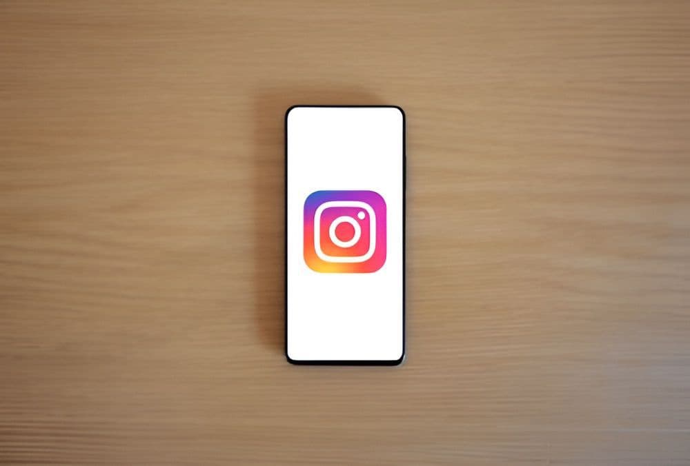 Instagram Hadirkan Fitur Caption Berbeda di Setiap Slide Carousel