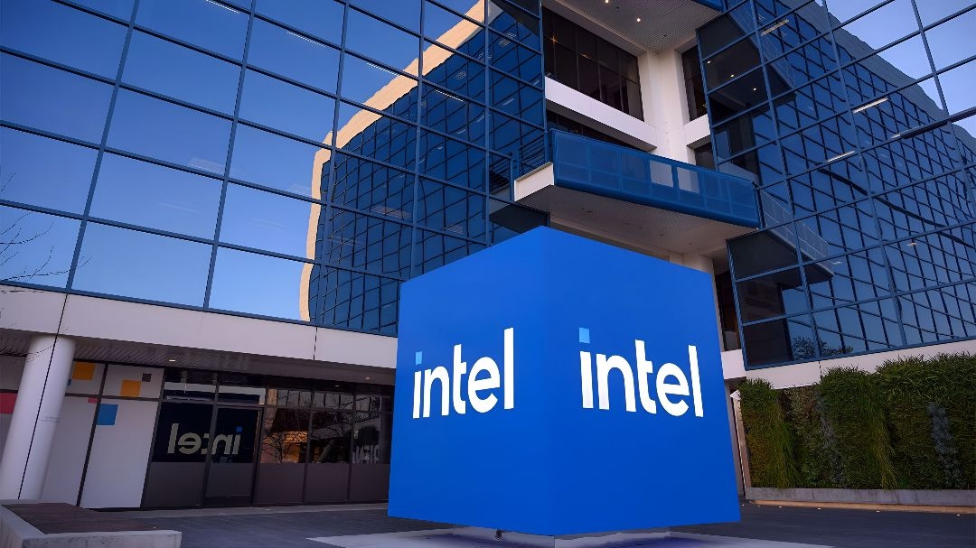 Apple dan Intel Bergandeng Tangan untuk Produksi Chip di AS