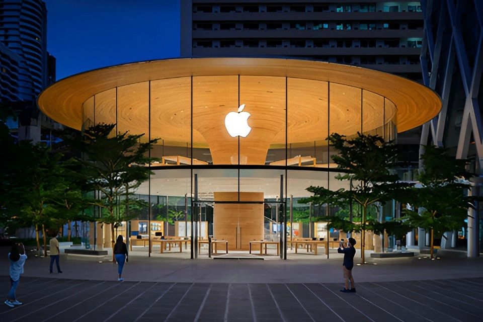 Saham Apple Merosot, Nilai Perusahaan Hilang Rp4.938 Triliun Setelah Umumkan Kenaikan Harga